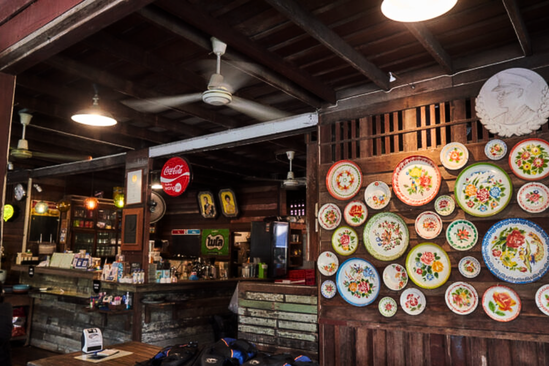 Hua Takhe Old Market